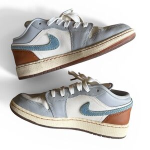 Nike Air Jordan 1 Low-Top Sneakers in White, Light Blue & Brown Women 6.5